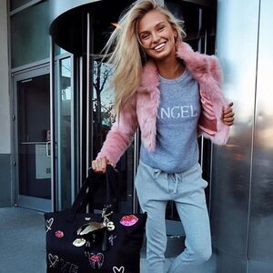 New ❤️ Victoria Secret Angel sweater